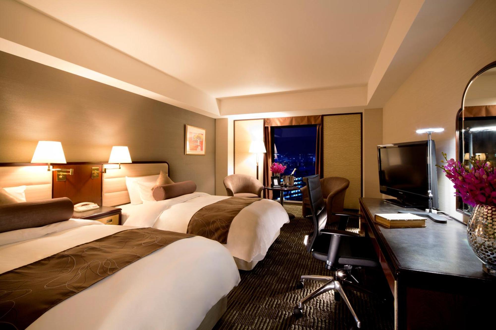 Ana Crowne Plaza By Ihg Hotel 4*